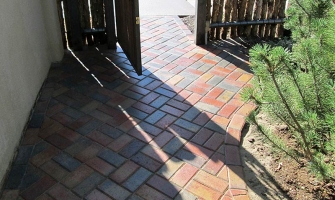 Example of a brick pattern for entry walkway